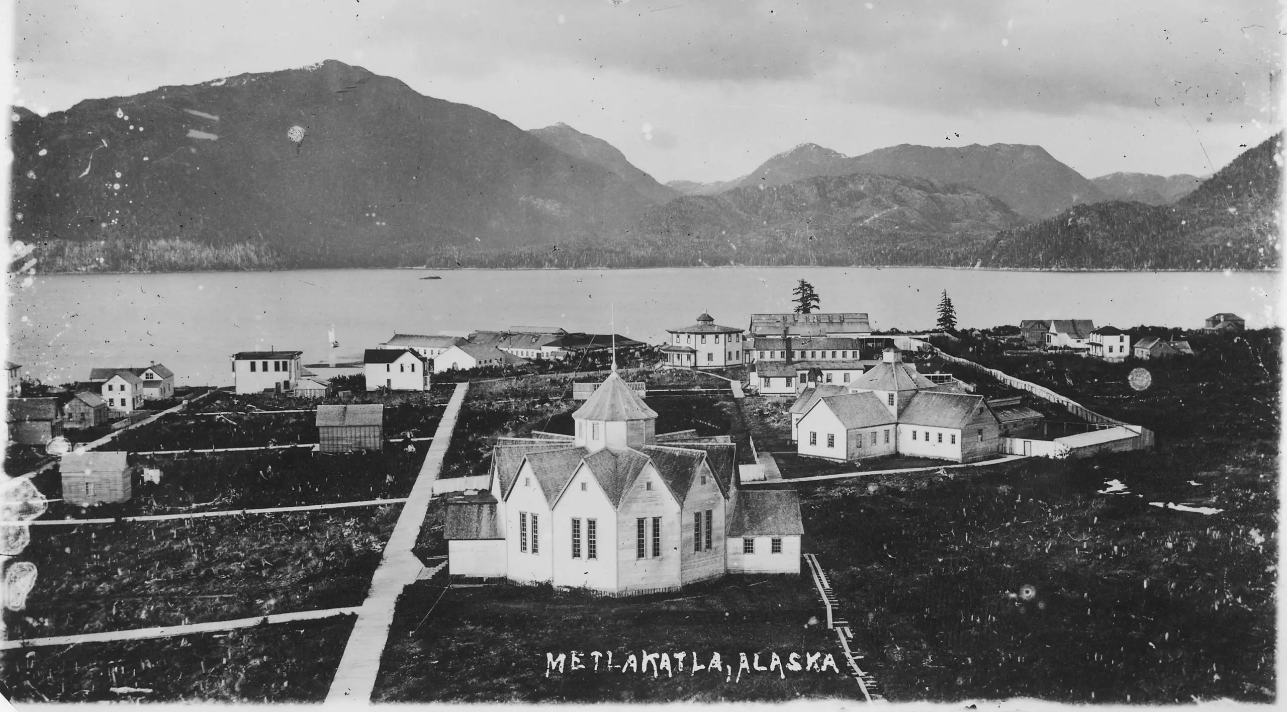 The Tsimshian community in Metlakahtla in 1889