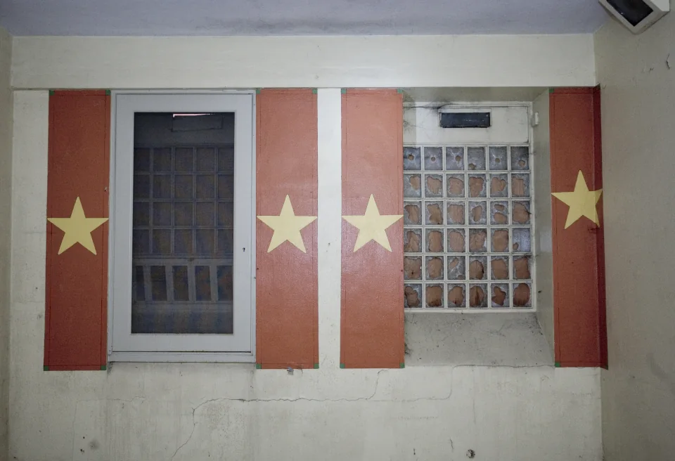 Dissident room