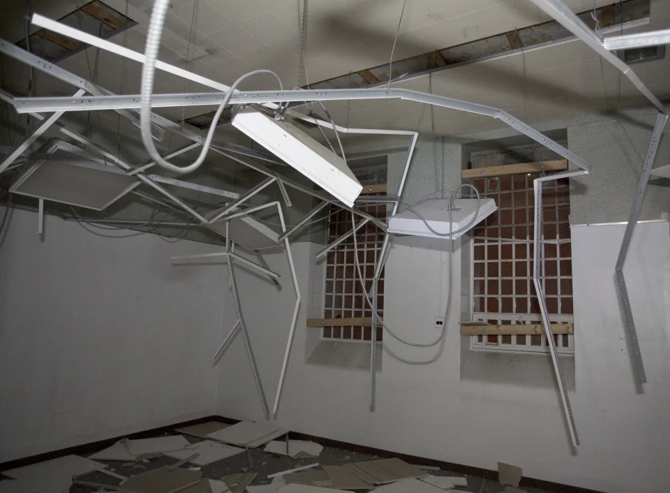 Exploding ceiling