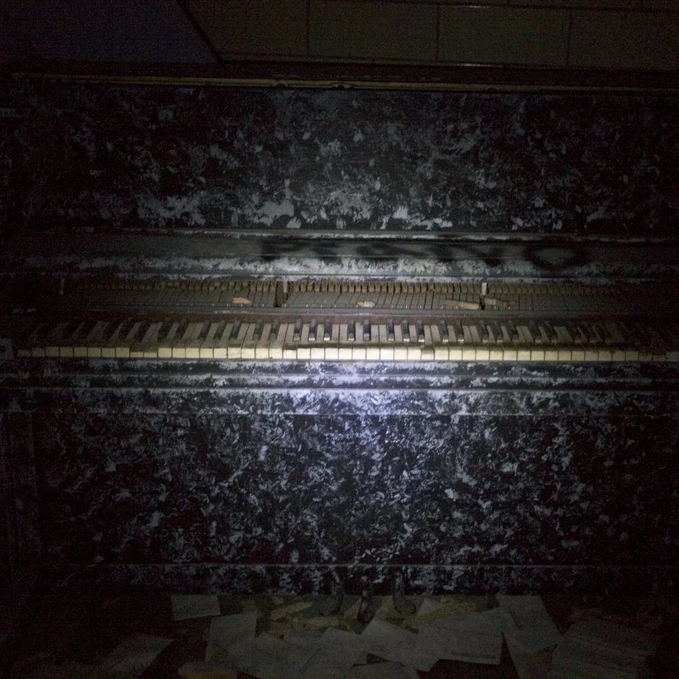 Second piano