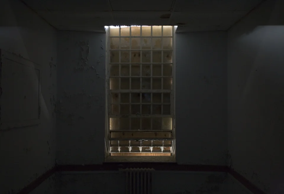 Shut window