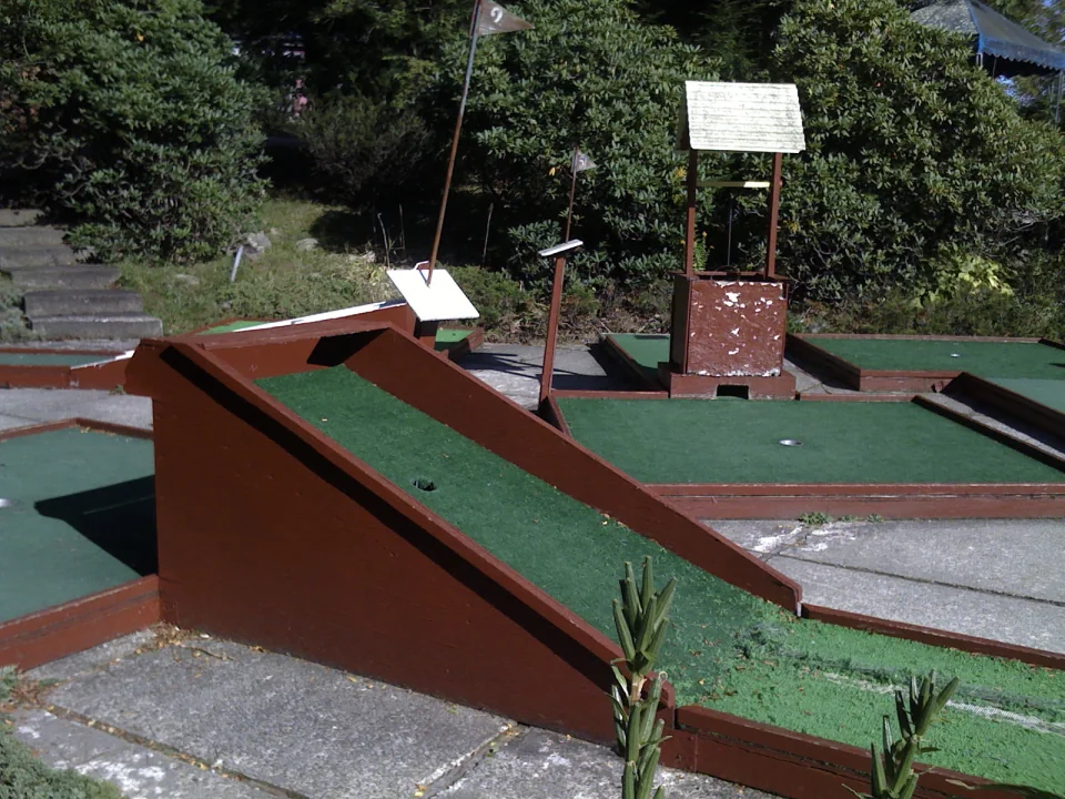 Sad putt-putt