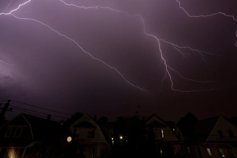 Heat lightning