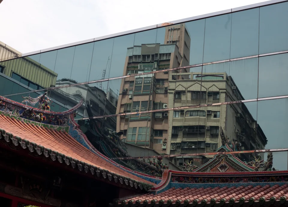Longshan temple