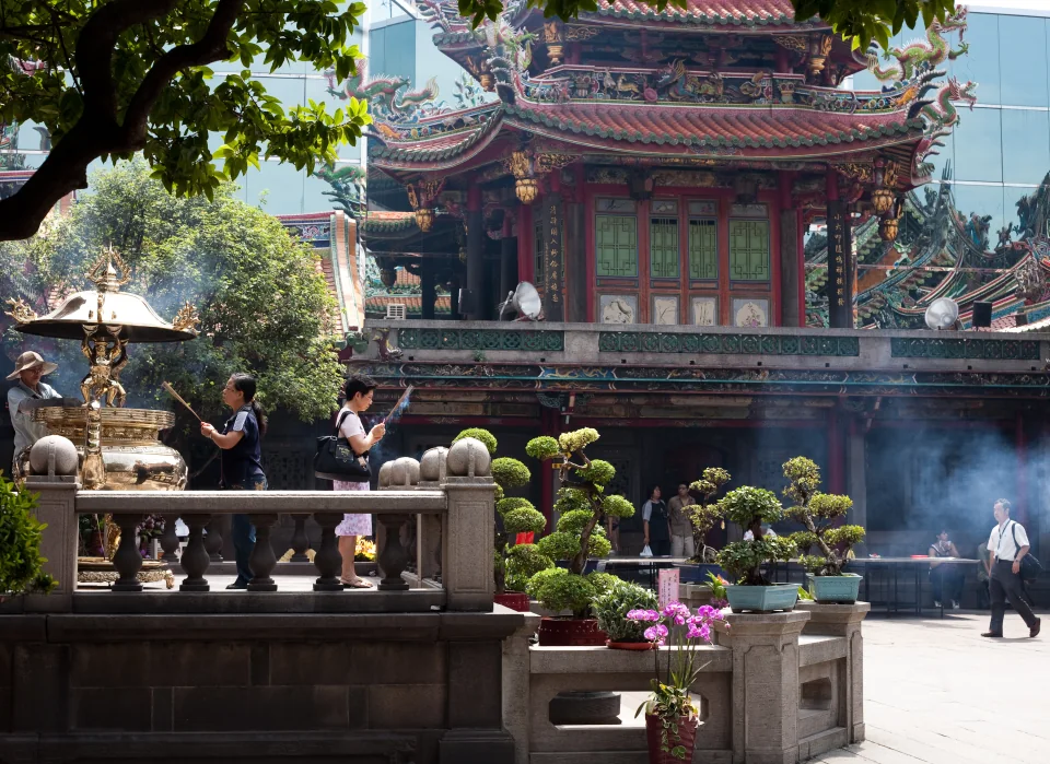 Longshan temple