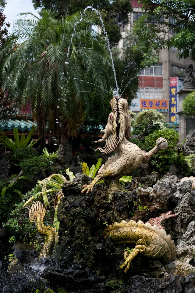 Longshan Temple