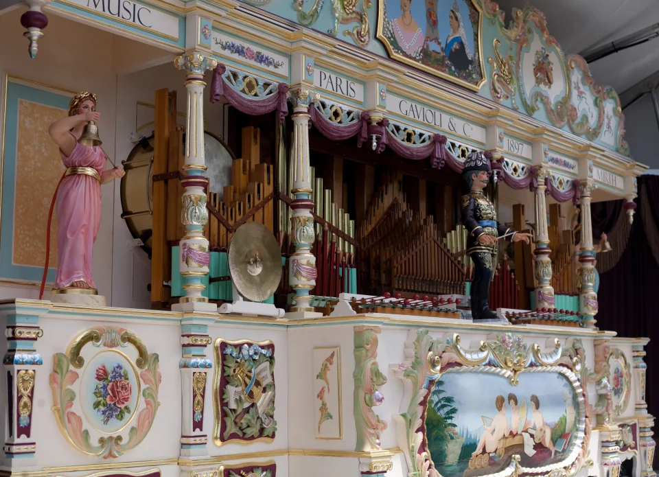 Vintage automatons